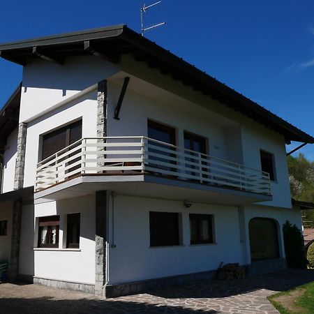 Becky'S Apartment Pellio Inferiore ภายนอก รูปภาพ