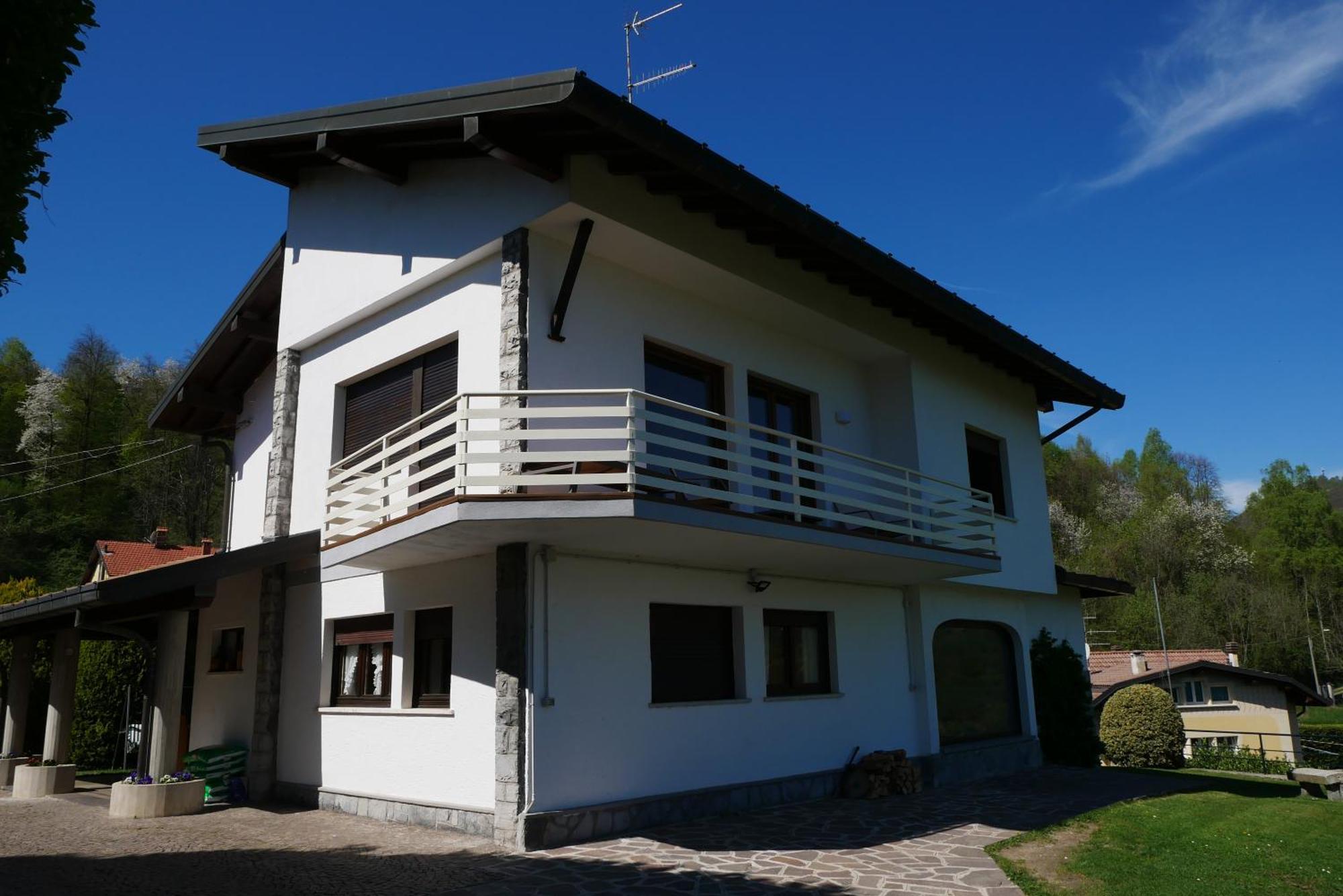 Becky'S Apartment Pellio Inferiore ภายนอก รูปภาพ